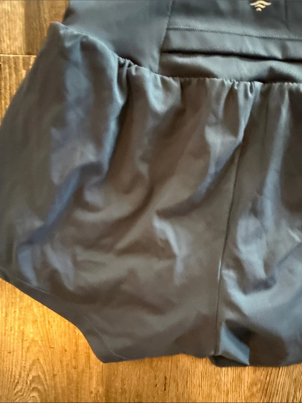HALARA High-Waist Athletic Shorts in Navy Sz small- back pocket